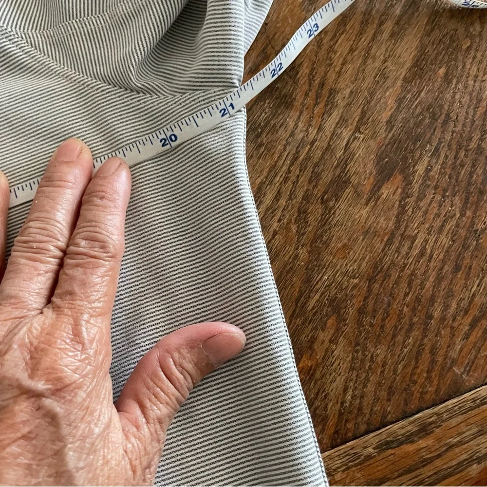 Lululemon Gray striped Long Sleeve Shirt size large